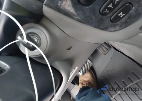 2005 Toyota Land Cruiser V8 z USA, uszkodzony, nr VIN JTEHT05J952077470